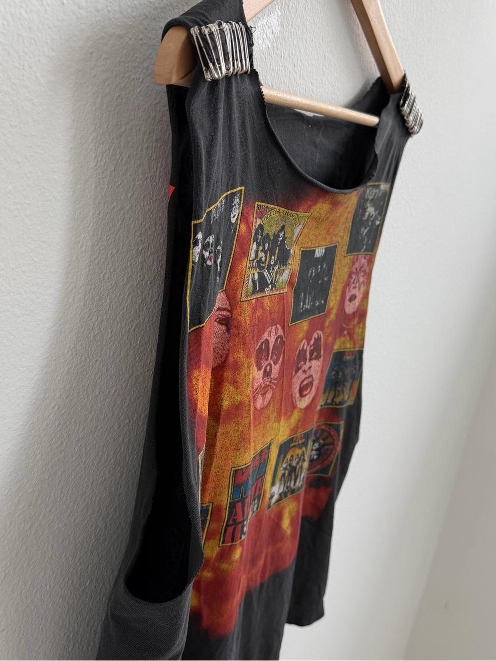VINTAGE KISS "The Originals" Thrashed Band Tee Muscle Tank - Picture 10 of 16